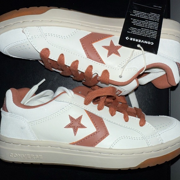 CONVERSE Men's Size 7 Women 8.5 Pro Blaze Retro Luxe Leather Upper Low Top Shoes - Picture 9 of 12